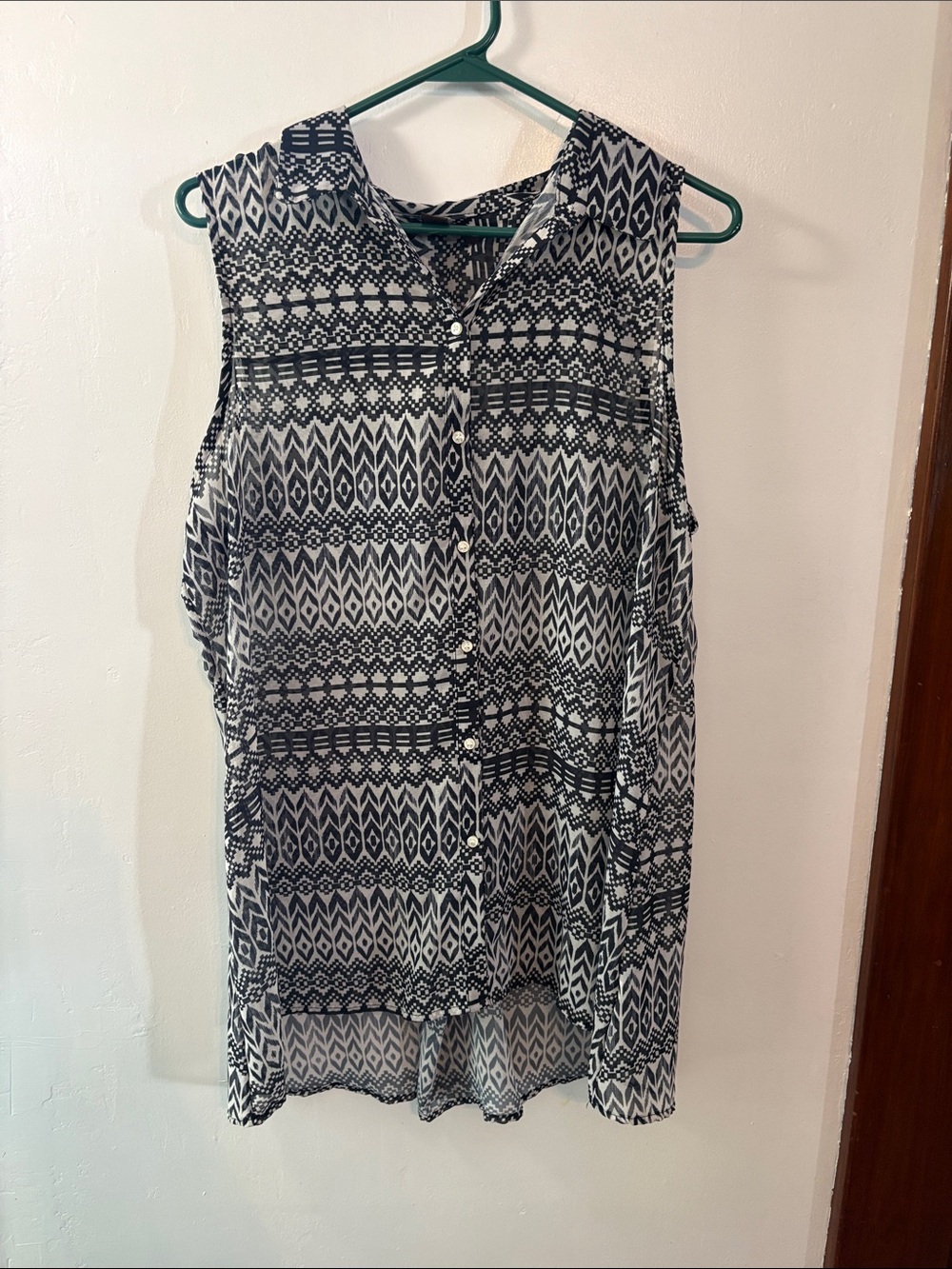 Sweet Pea Black and White Geometric Sheer Button-Front Camisole Size Large